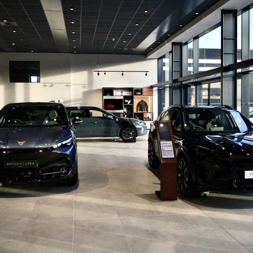 REFURBISHMENT TO FORM SEAT CUPRA SHOWROOM AND WORKSHOP